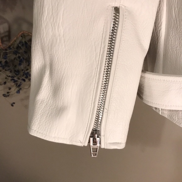 Christmas gift alert!! NWT white biker style faux leather jacket - Picture 6 of 15